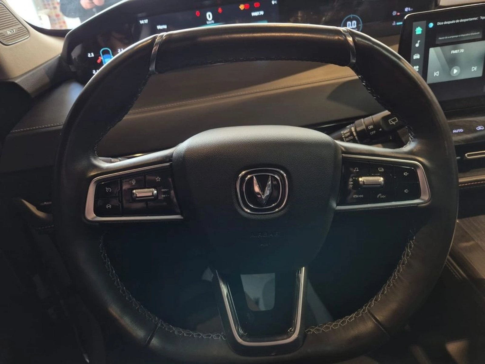 CHANGAN UNI-K LUXURY AT 2025 - Imagen 9 de 20