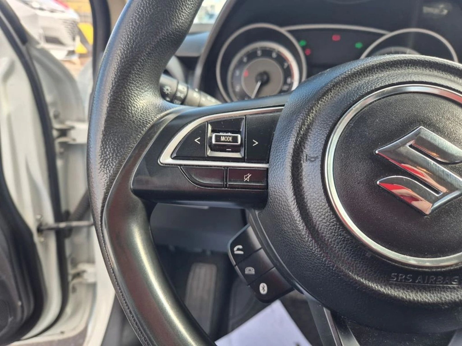 Suzuki DZIRE 1.2 GL SPORT 4X2 AT 4P 2022 - Imagen 15 de 19