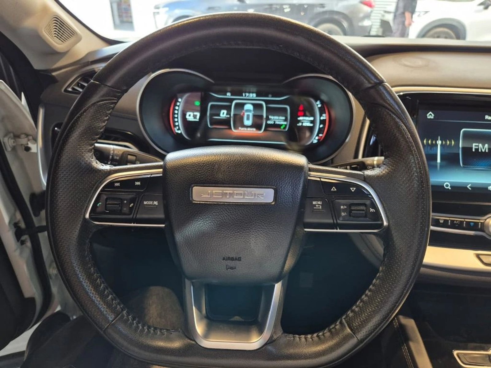JETOUR X70 1.5T GLS 4X2 MT 5P 2024 - Imagen 8 de 20