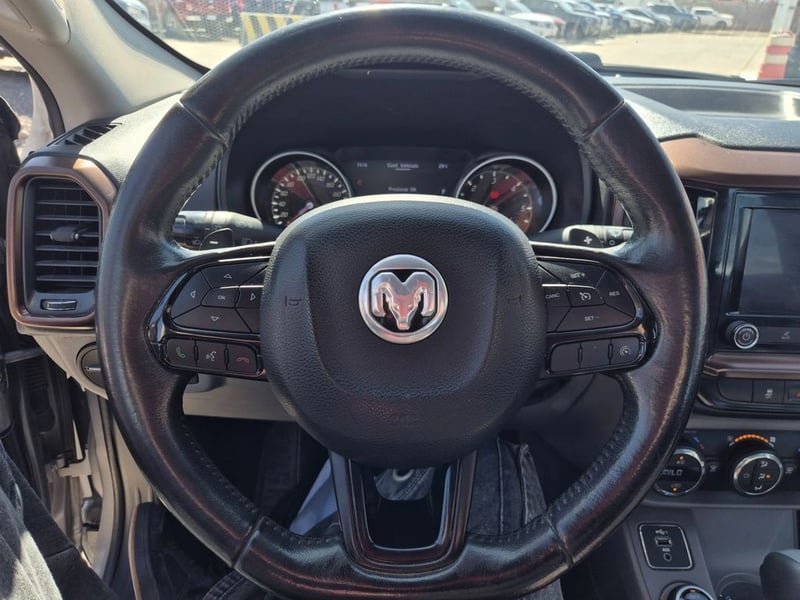 RAM 1000 2.0 LARAMIE AT 4X4 2021 - Imagen 15 de 20