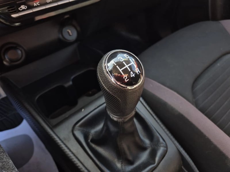 Suzuki FRONX 1.5 GL HYBRID 4X2 MT 5P 2025 - Imagen 14 de 20