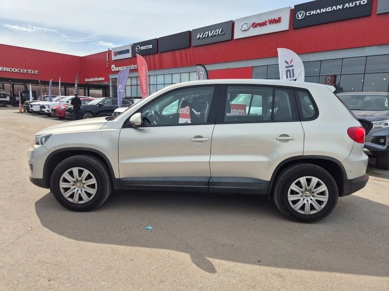 Volkswagen TIGUAN 1.4 FL COMFORT TSI 4X2 MT 2014 - Imagen 8 de 20