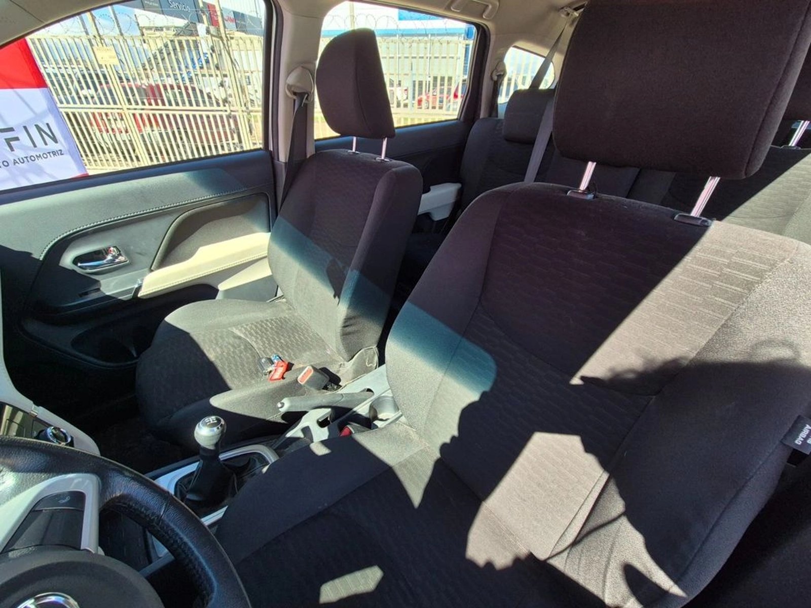 Toyota RUSH 1.5 XLI 4X2 MT 5P 2022 - Imagen 11 de 20
