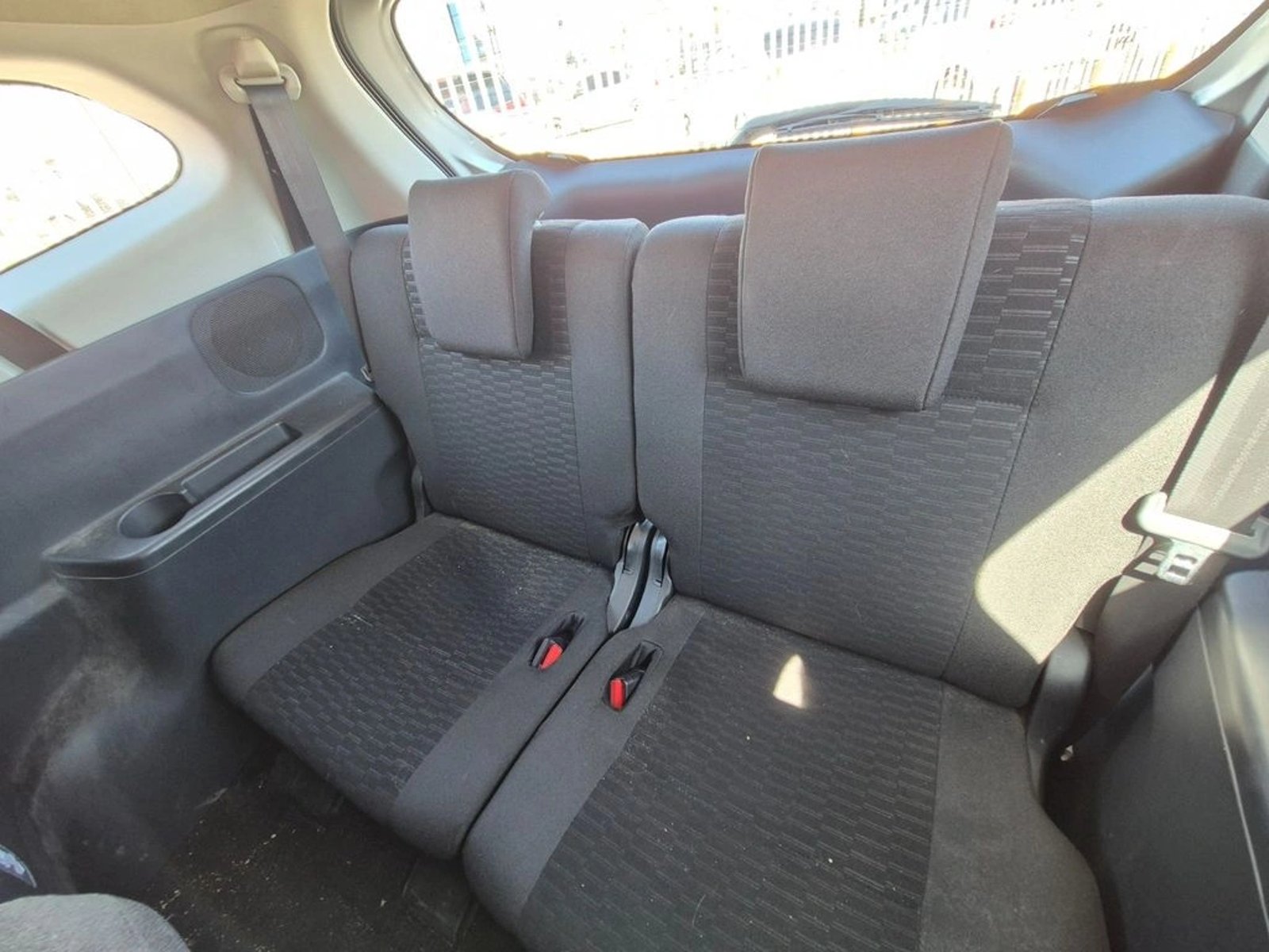 Toyota RUSH 1.5 XLI 4X2 MT 5P 2022 - Imagen 13 de 20