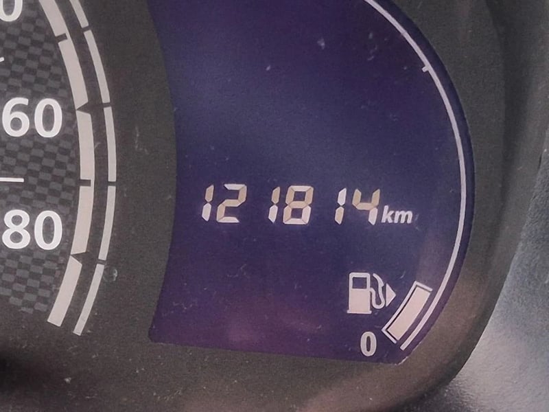 Renault KWID 1.0 HB INTENS MT 4X2 2022 - Imagen 15 de 20