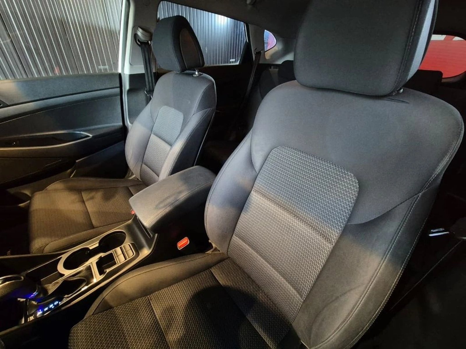 HYUNDAI TUCSON 2.0 ADVANCE 2WD DIESEL GL AT 5P 2019 - Imagen 17 de 19