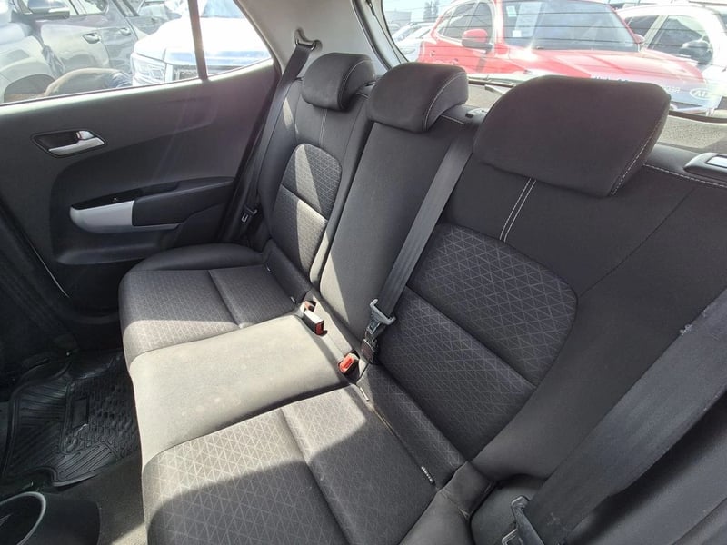 Kia MORNING 1.2 EX 4X2 HB ABS AC 5MT 5P 2018 - Imagen 13 de 20
