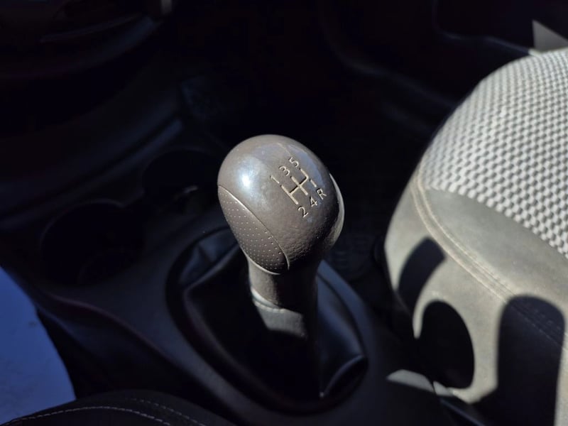 Nissan VERSA 1.5 MT 2021 - Imagen 8 de 20