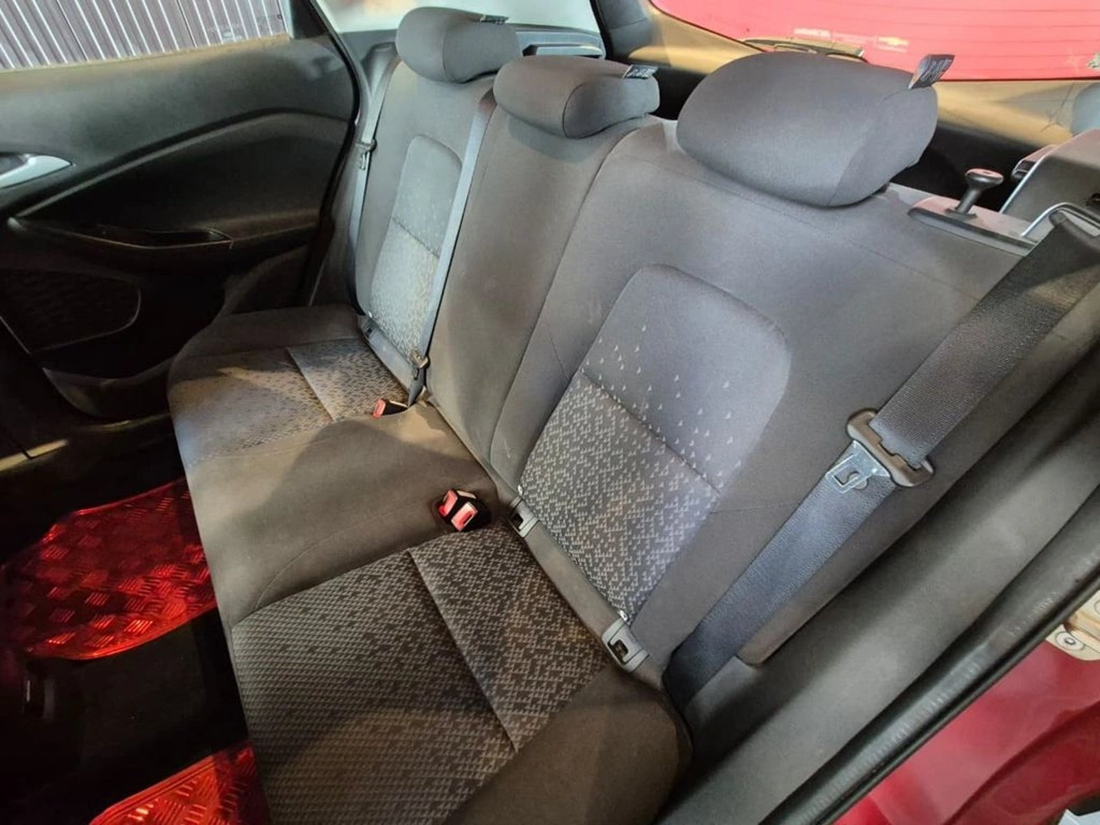 CHEVROLET TRACKER 1.2T LS FWD MT 5P 2022 - Imagen 9 de 18