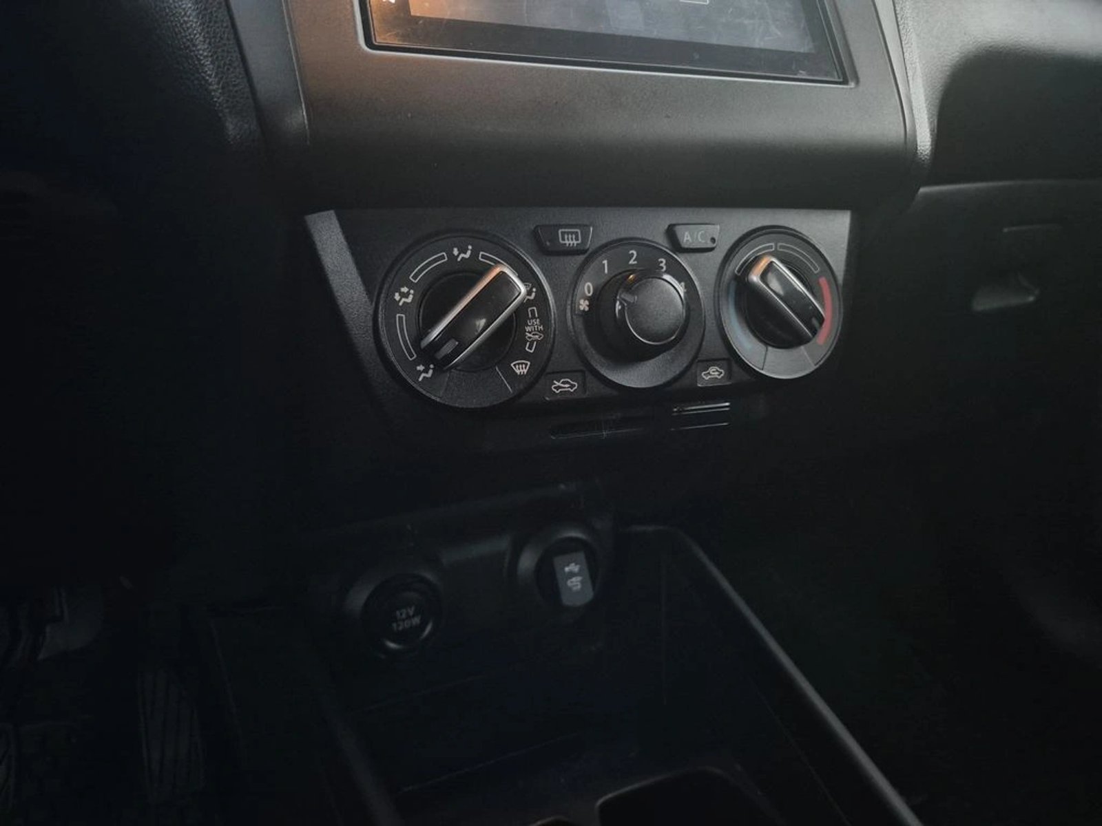 Suzuki SWIFT 1.2 GL MT 2023 - Imagen 16 de 18