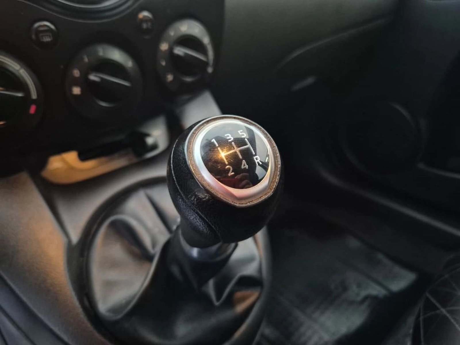 Mazda 2 1.5 SPORT S FULL 4X2 MT 5P 2014 - Imagen 14 de 20