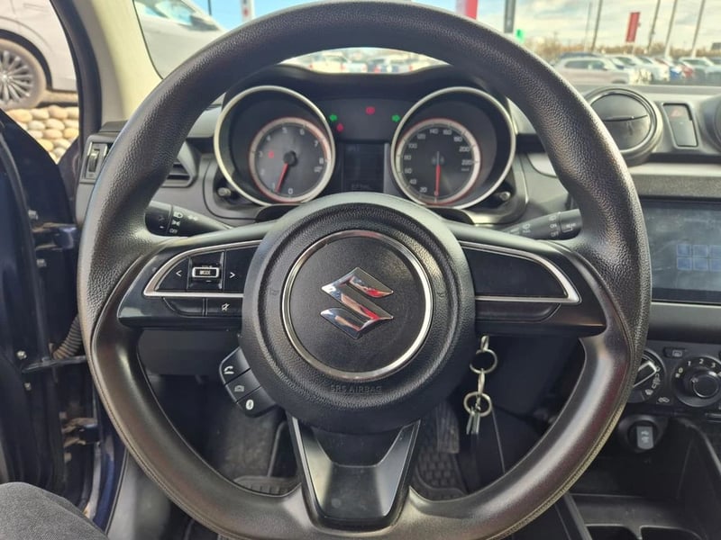 Suzuki SWIFT 1.2 GL MT 2023 - Imagen 12 de 17