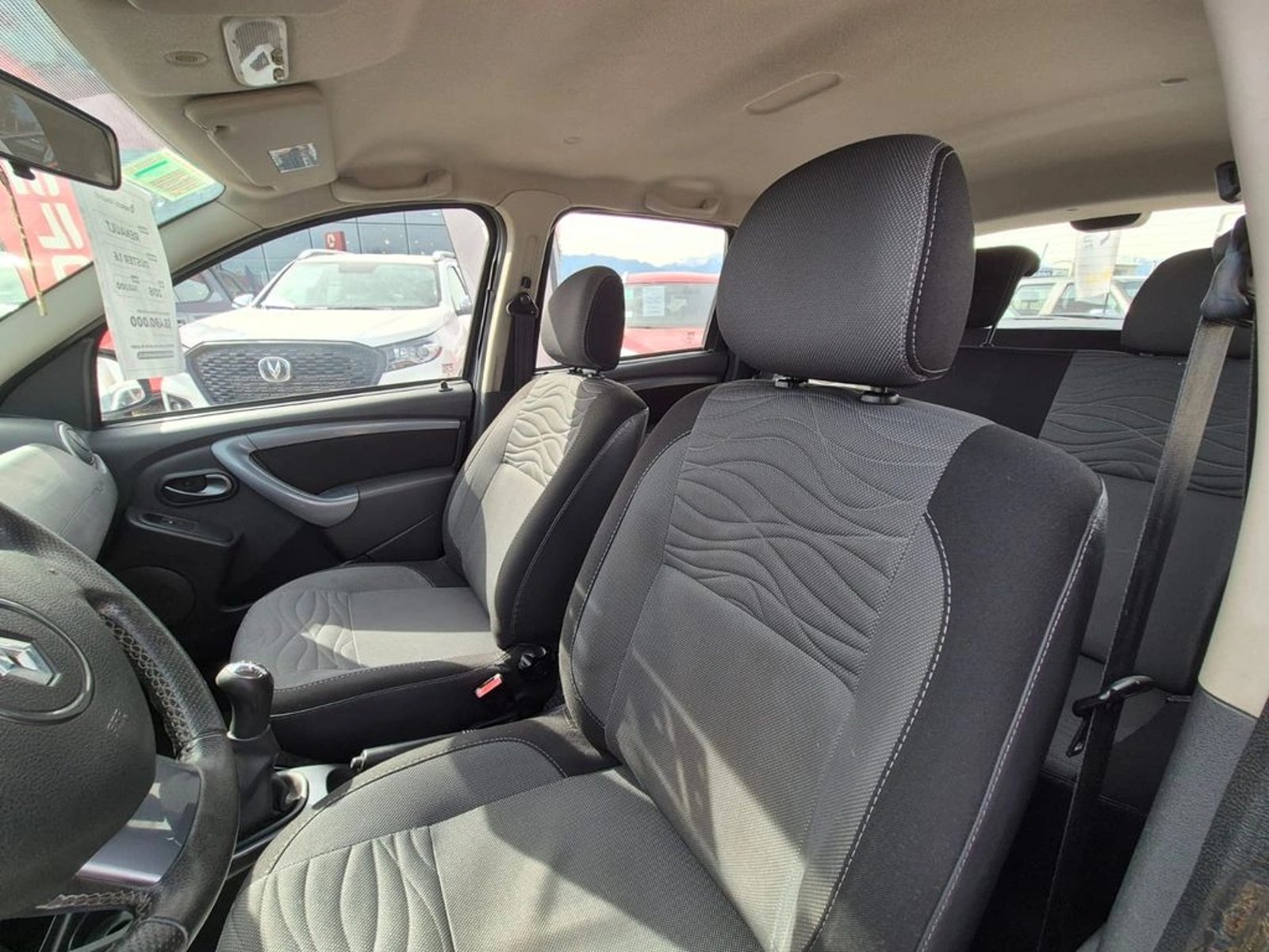 Renault DUSTER 1.6 BENCINA DYNAMIQUE 2016 - Imagen 13 de 20