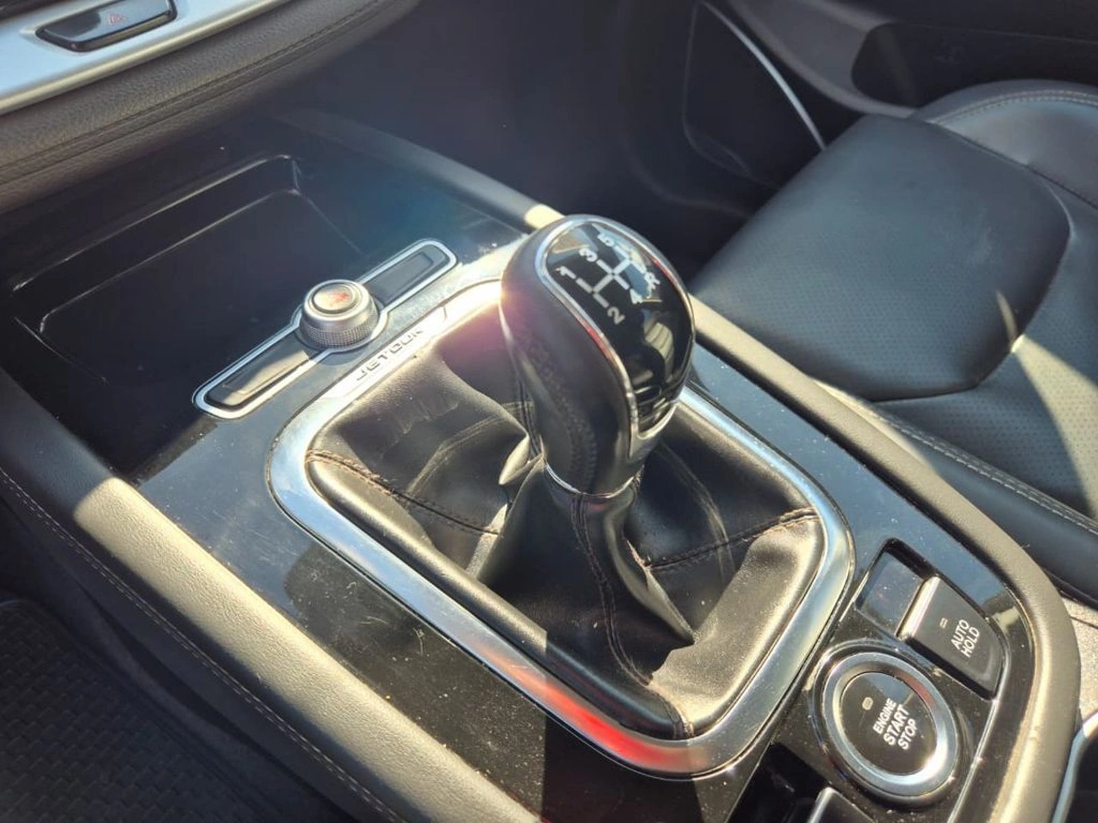 Jetour X70 1.5T GLS 4X2 MT 5P 2024 - Imagen 12 de 20
