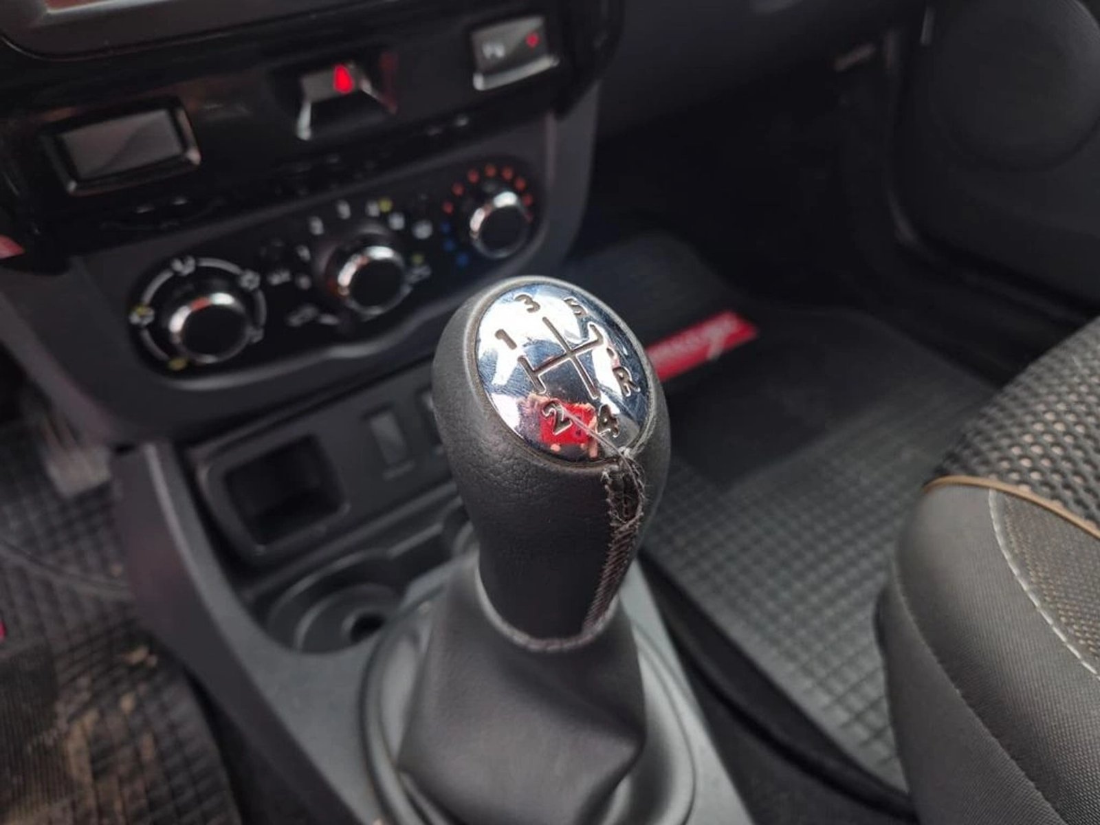 Renault DUSTER 1.6 ZEN MT 2019 - Imagen 14 de 20