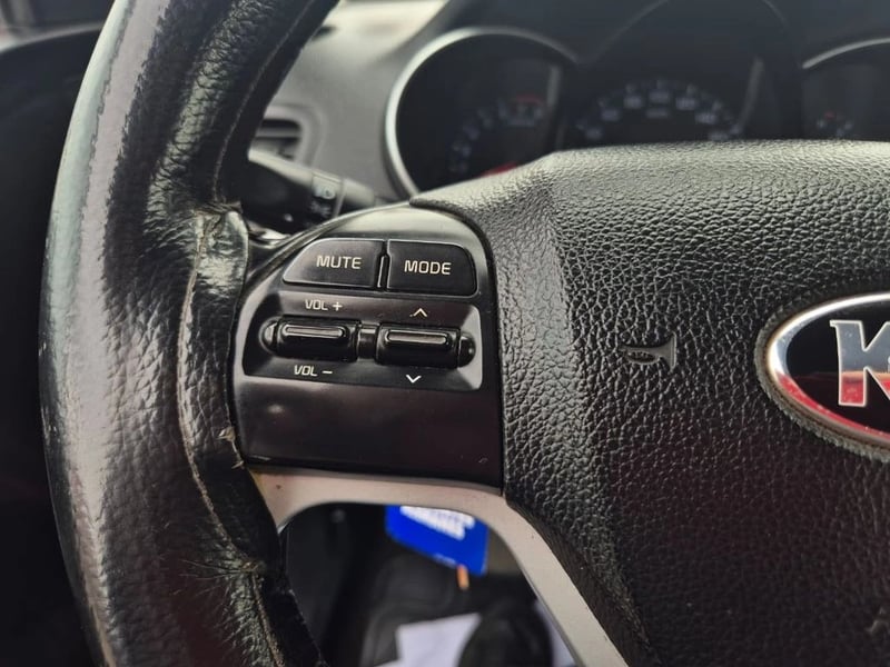 Kia MORNING 1.2 EX DH AC DAB MT 4X2 2016 - Imagen 17 de 20