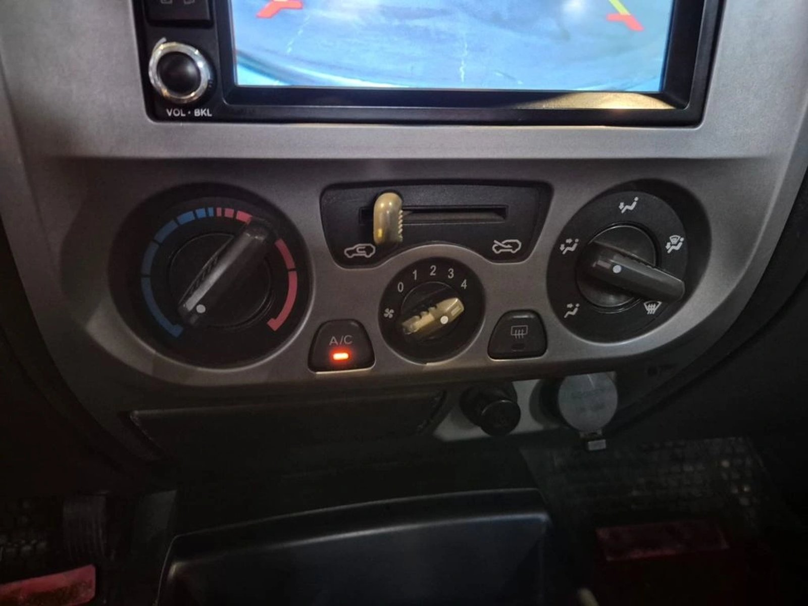 GREAT WALL WINGLE 2.0 TURBO DIESEL 4X2 LUX MT 2P 2016 - Imagen 13 de 16