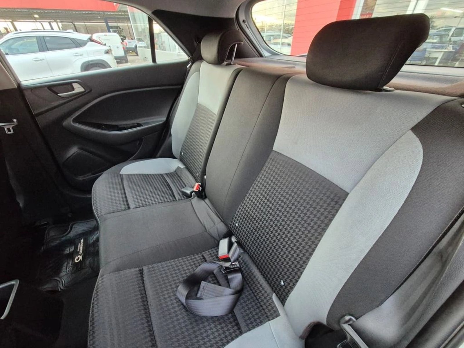 Hyundai I20 1.4 PLUS MT 2020 - Imagen 16 de 17