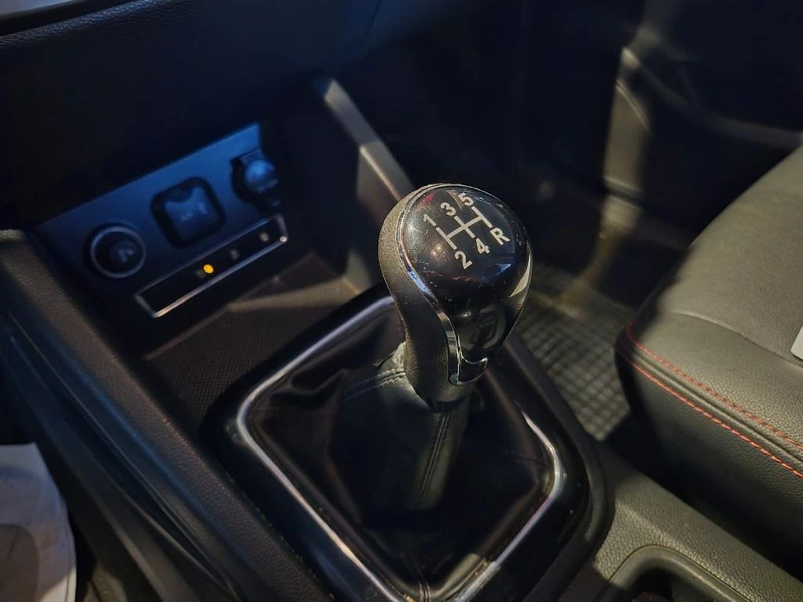 CHANGAN CX70 1.6 LUXURY CONNECT MT 2022 - Imagen 15 de 20