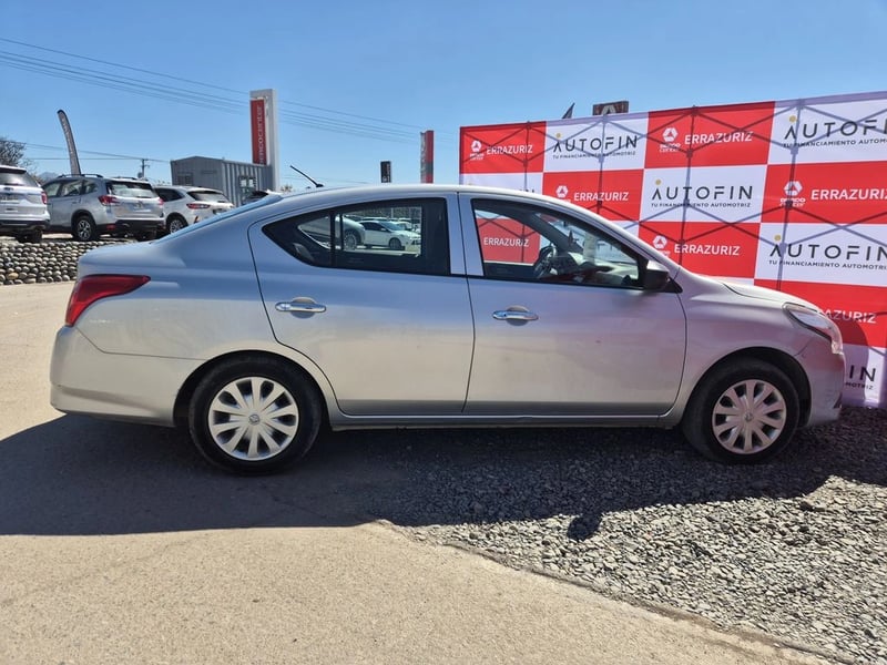 Nissan VERSA 1.5 MT 2021 - Imagen 15 de 20