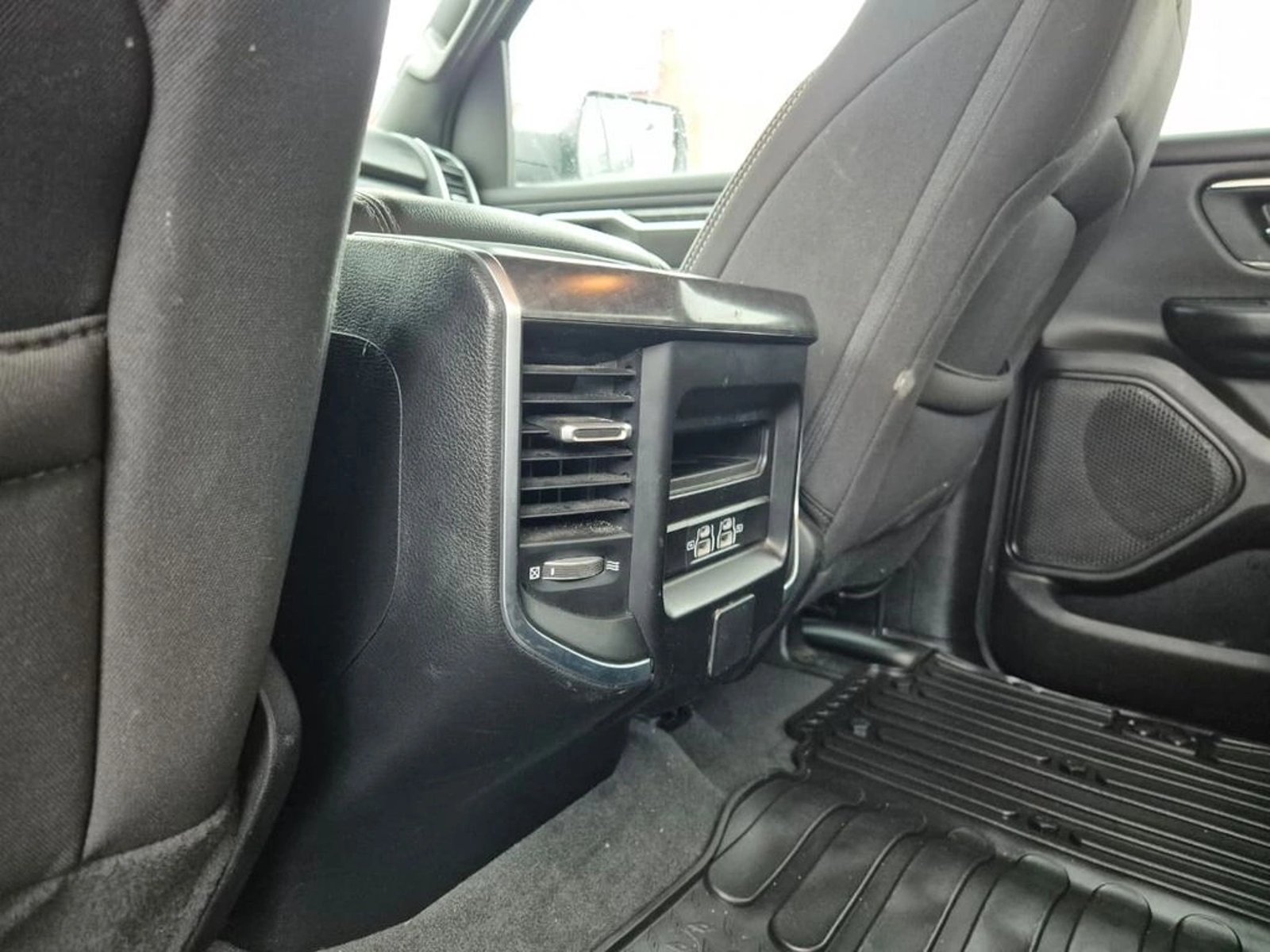 RAM 1500 BIG HORN 4X4 AT 2024 - Imagen 9 de 20