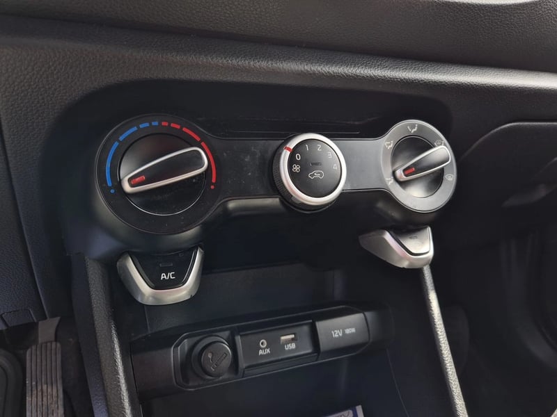 Kia MORNING 1.2 EX 4X2 HB ABS AC 5MT 5P 2018 - Imagen 20 de 20