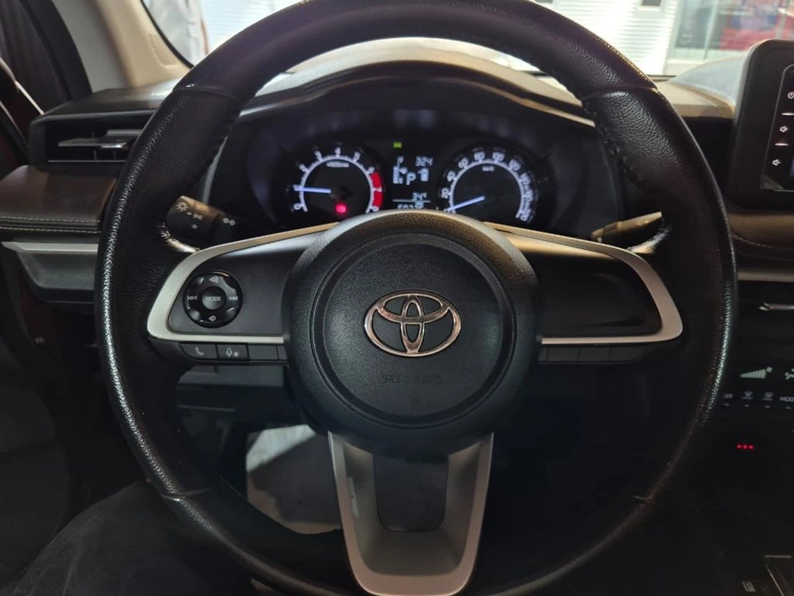 TOYOTA YARIS 1.5 E SPORT AT 2024 - Imagen 11 de 16
