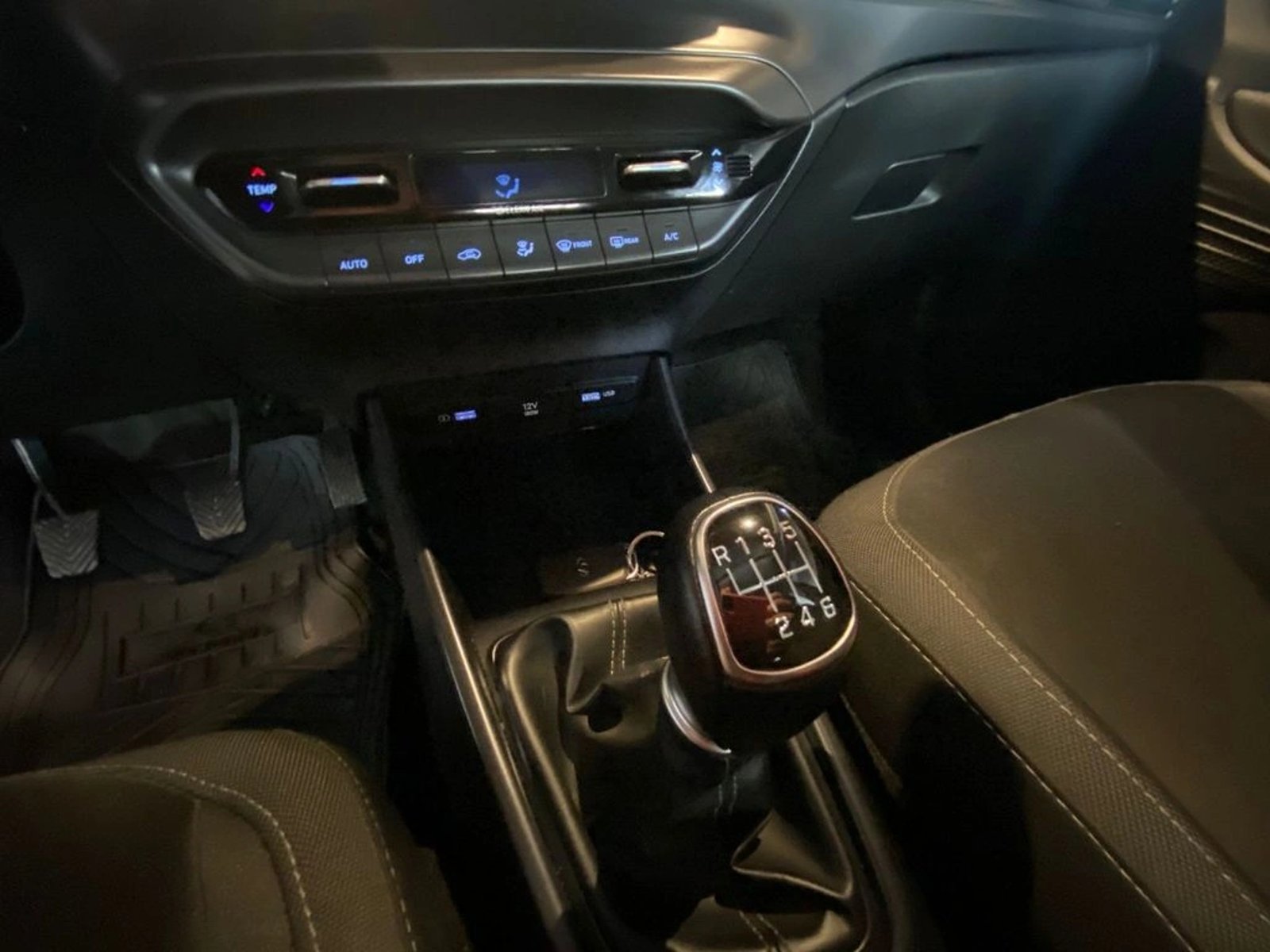 HYUNDAI I20 1.4 BI3 VALUE MT 2022 - Imagen 12 de 20