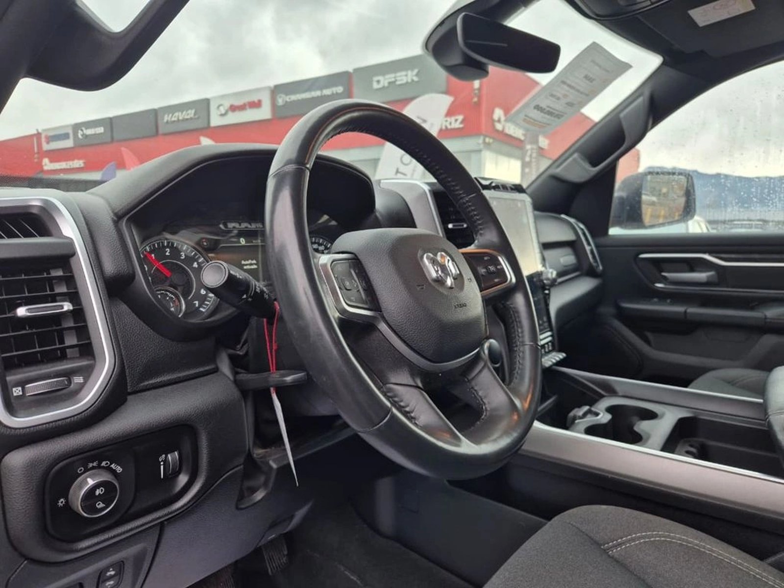 RAM 1500 BIG HORN 4X4 AT 2024 - Imagen 8 de 20
