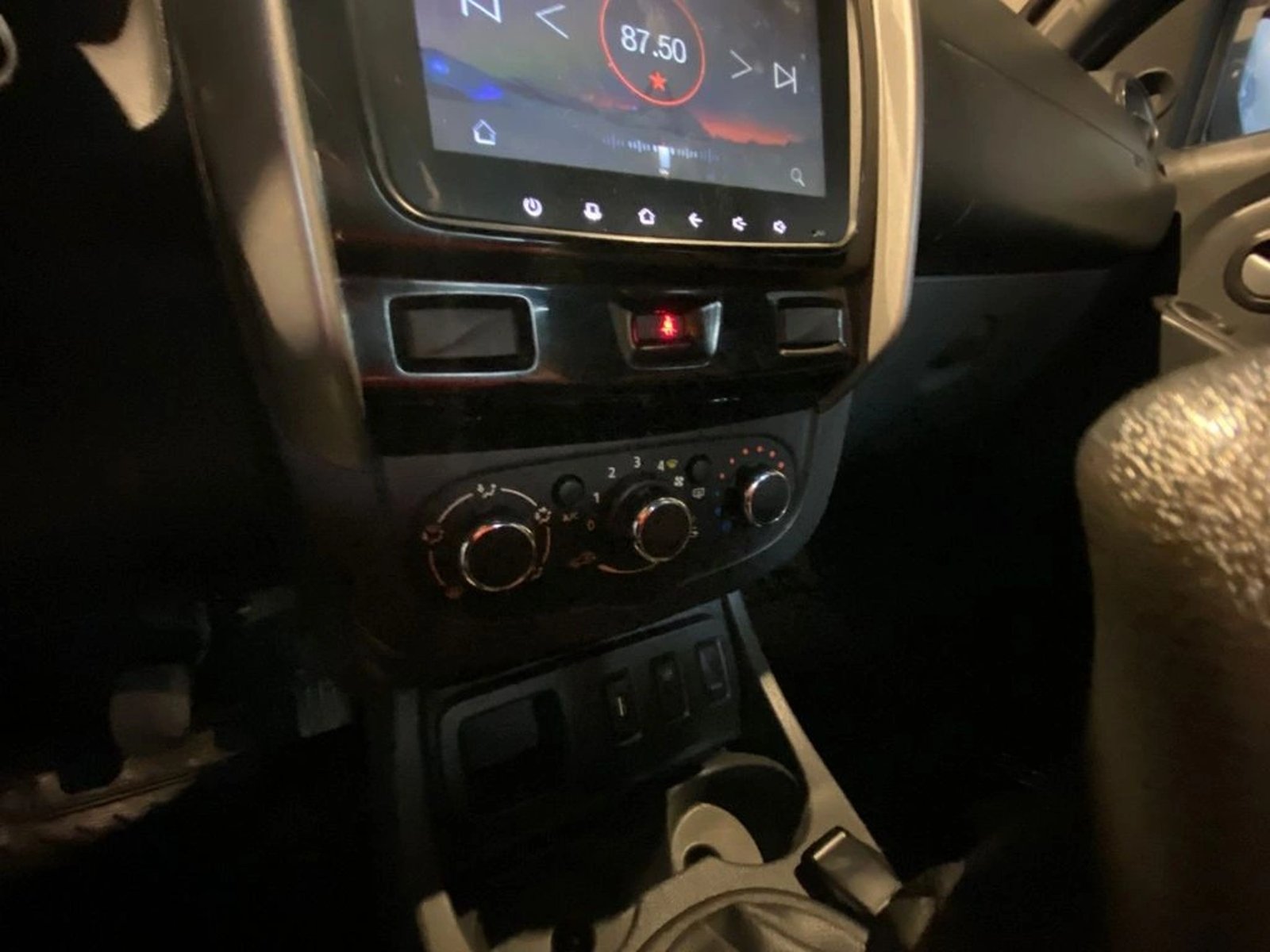 Renault Oroch 1.6 ZEN CD MT 2019 - Imagen 13 de 18