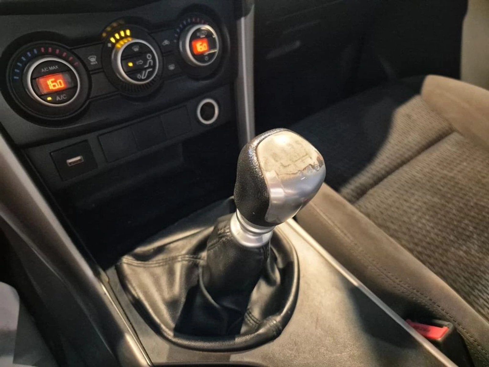 MAZDA BT-50 2.2 DC SDX MT 4X4 2021 - Imagen 9 de 17