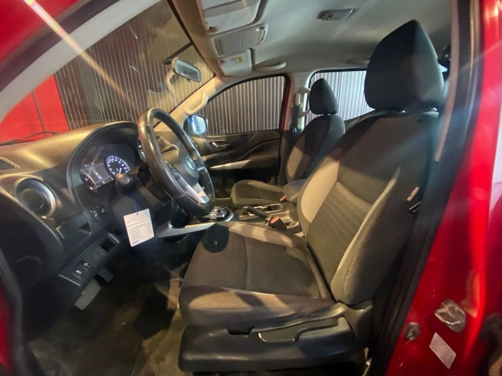 NISSAN NAVARA 2.3D XE DIESEL 4X4 DOB.CAB. AT 4P 2021 - Imagen 12 de 15