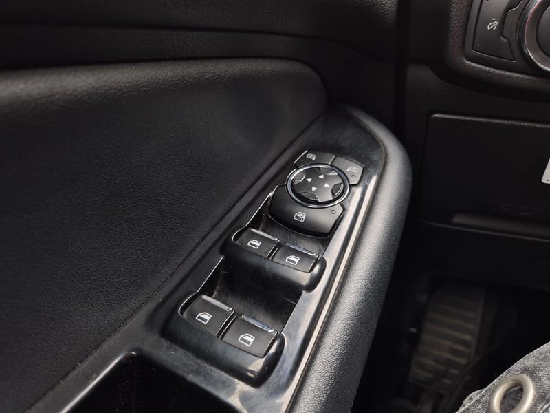 Ford EDGE 2.0 SE ECOBOOST FWD AT 5P 2018 - Imagen 16 de 20
