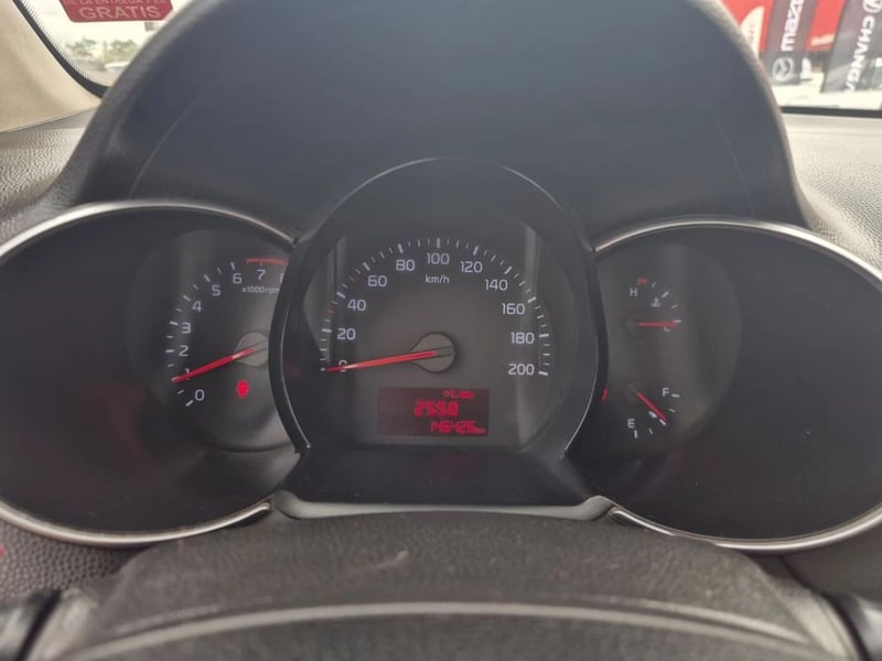 Kia MORNING 1.2 EX DH AC DAB MT 4X2 2016 - Imagen 16 de 20