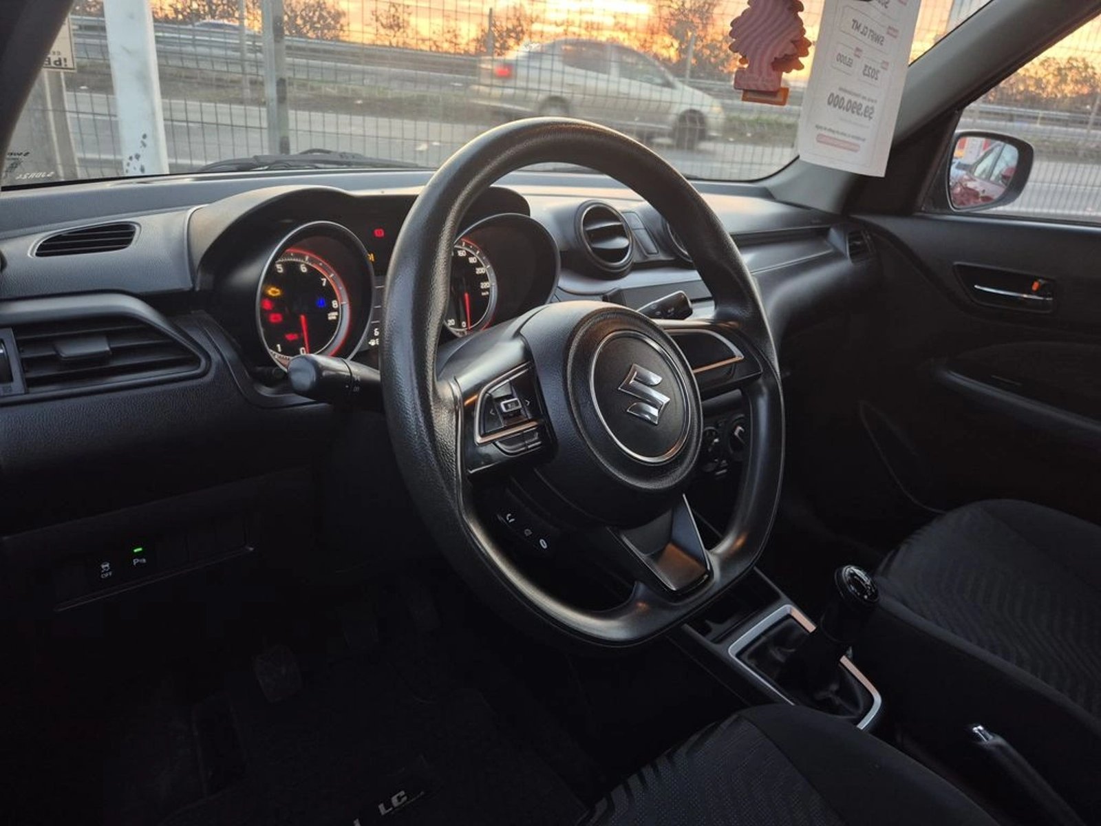 Suzuki SWIFT 1.2 GL MT 2023 - Imagen 8 de 18