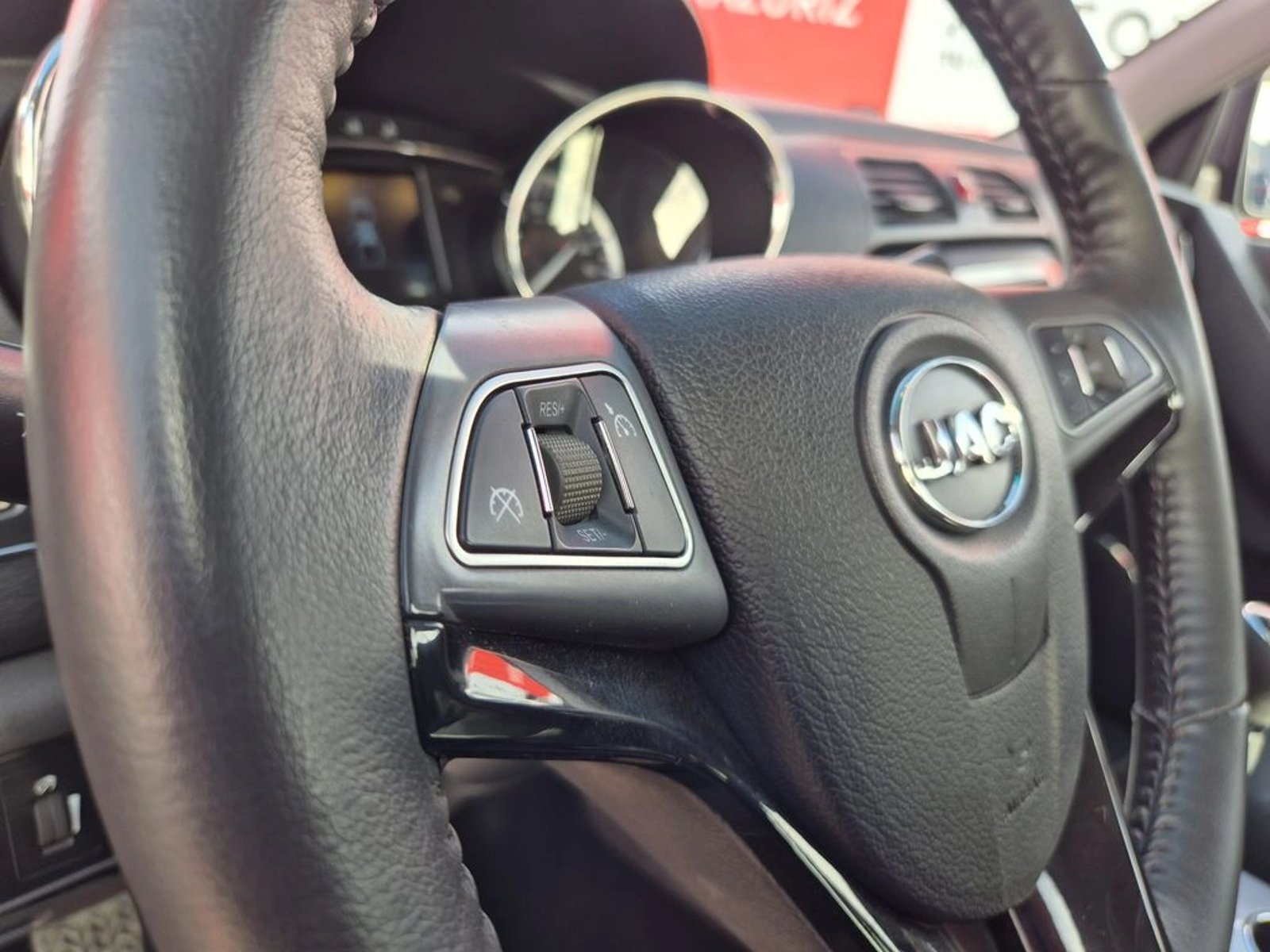 JAC T6 2.0 COMFORT DOB. CAB. 4X2 MT 4P 2023 - Imagen 10 de 16