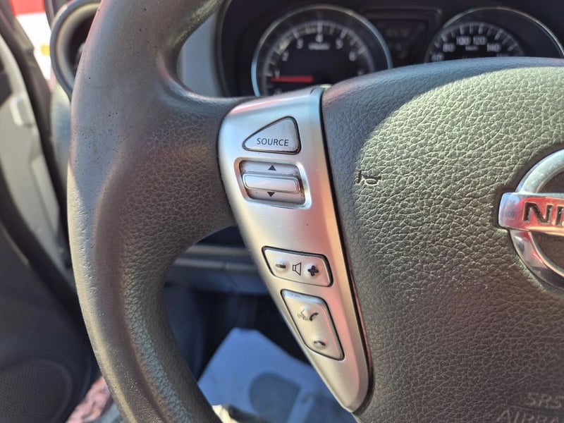 Nissan VERSA 1.5 MT 2021 - Imagen 13 de 20