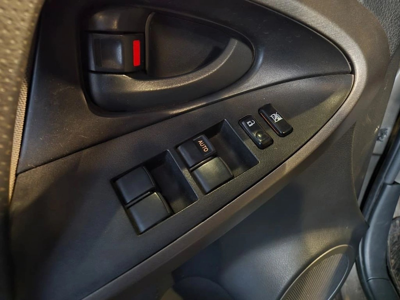 TOYOTA RAV4 2.0 STD 4X2 MT 722ML3 2010 - Imagen 18 de 18