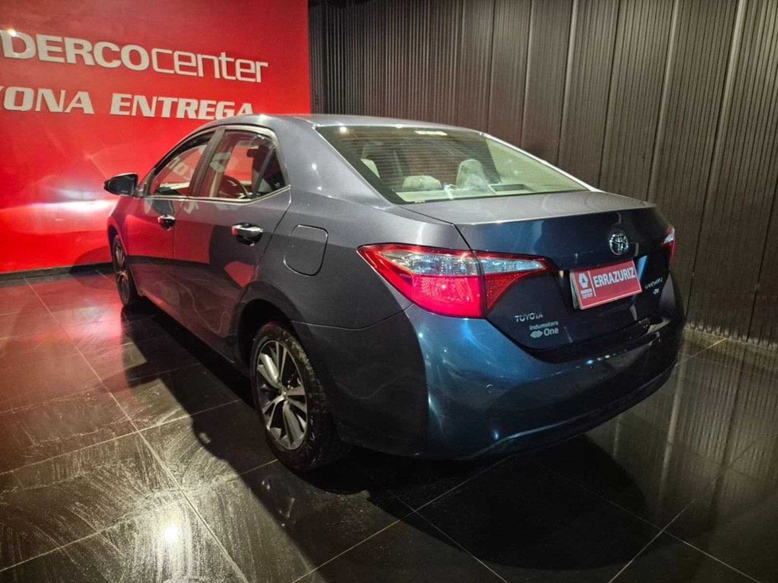 TOYOTA COROLLA SEDAN LEI AT 2017 - Imagen 6 de 15
