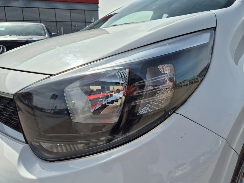 Kia MORNING 1.2 EX 4X2 HB ABS AC 5MT 5P 2018 - Imagen 8 de 20