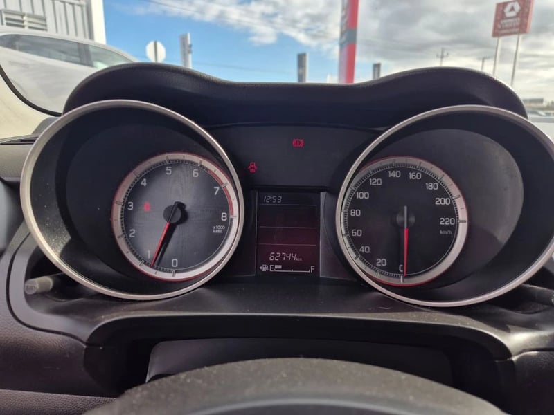 Suzuki SWIFT 1.2 GL MT 2023 - Imagen 15 de 17
