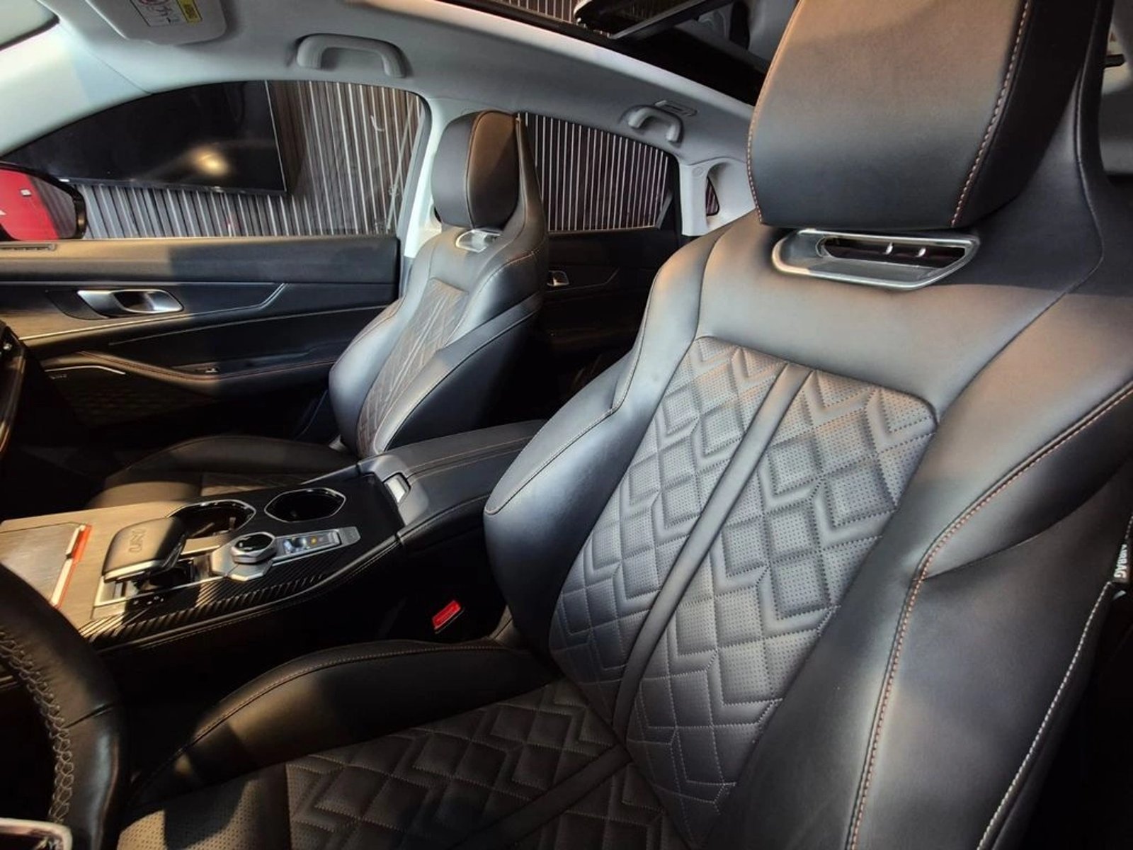 CHANGAN UNI-K LUXURY AT 2025 - Imagen 11 de 20
