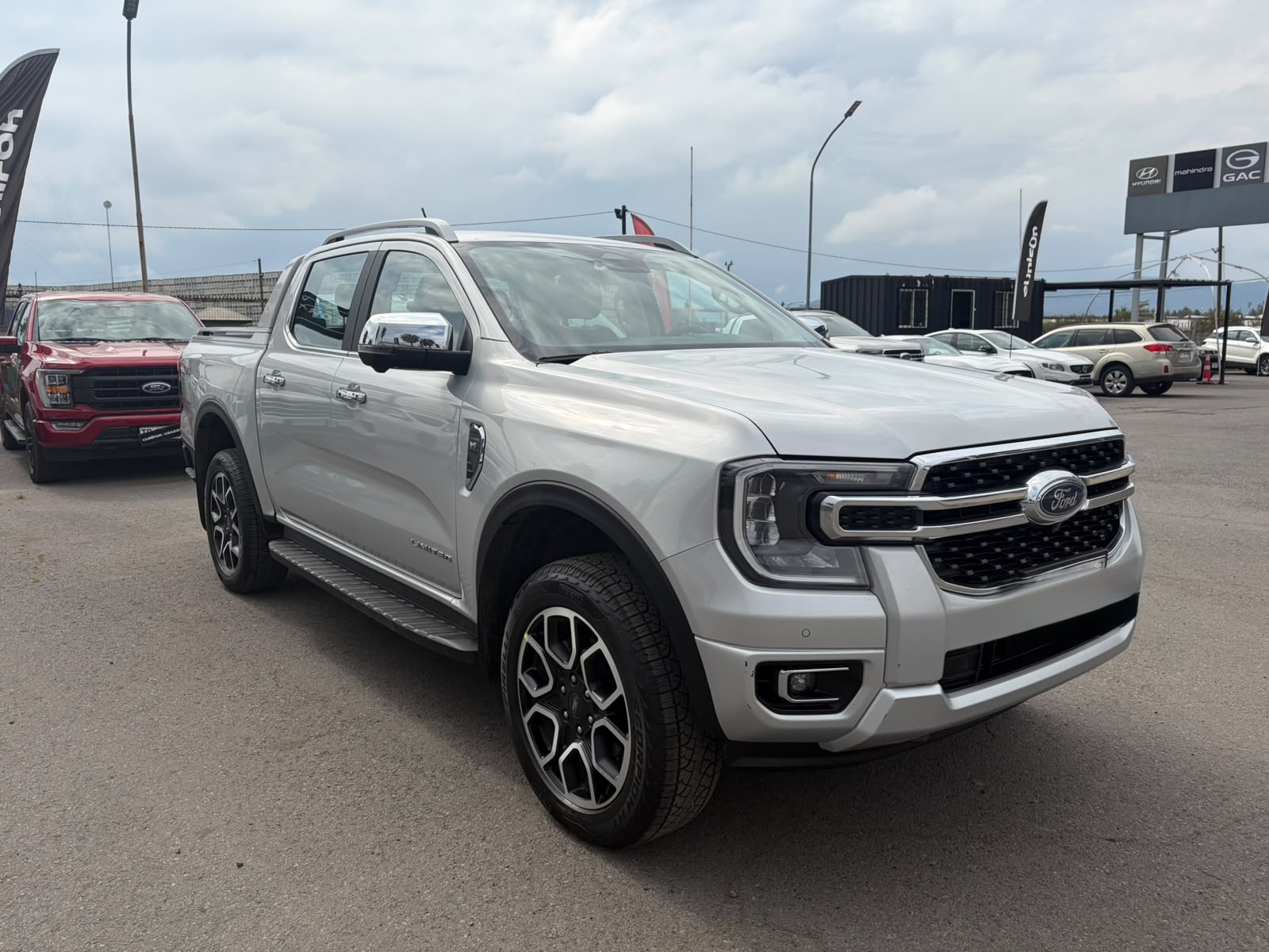 Ford RANGER 3.0 LIMITED AT 4X4 DIESEL 2025 - Foto 3 de 10
