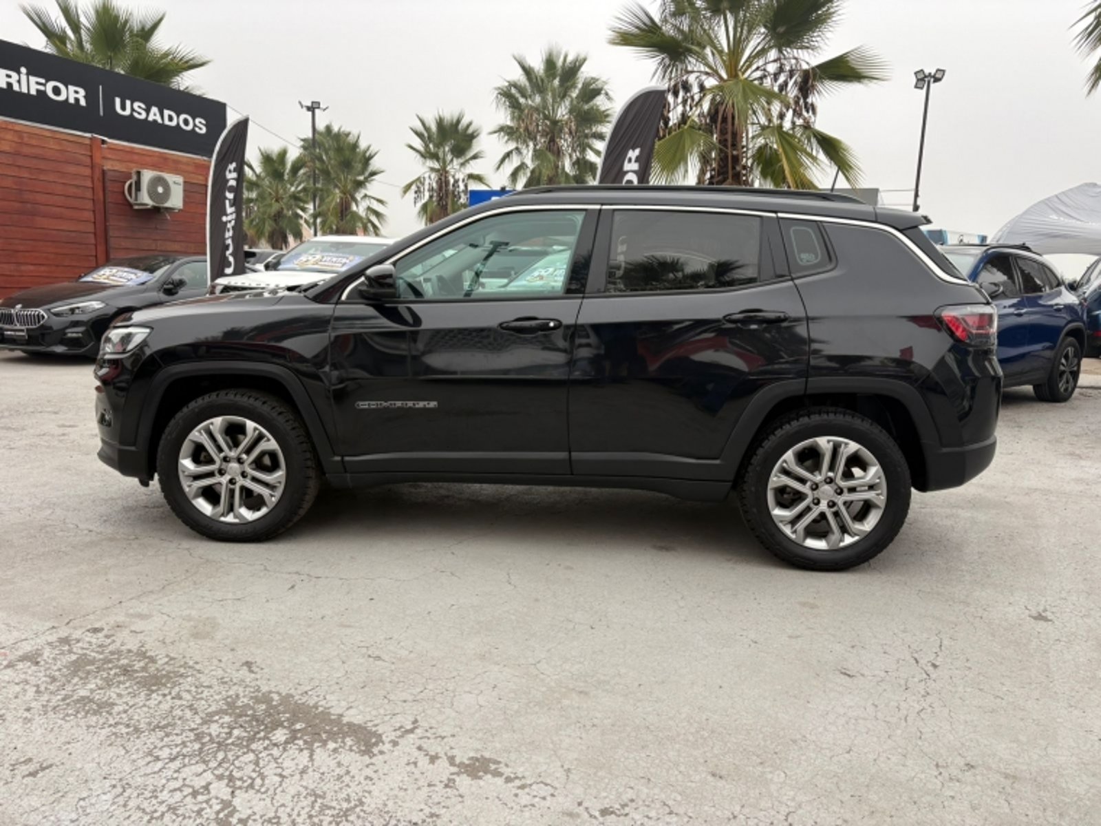Jeep COMPASS LONGITUDE 1.3 AUT 2023 - Foto 4 de 17