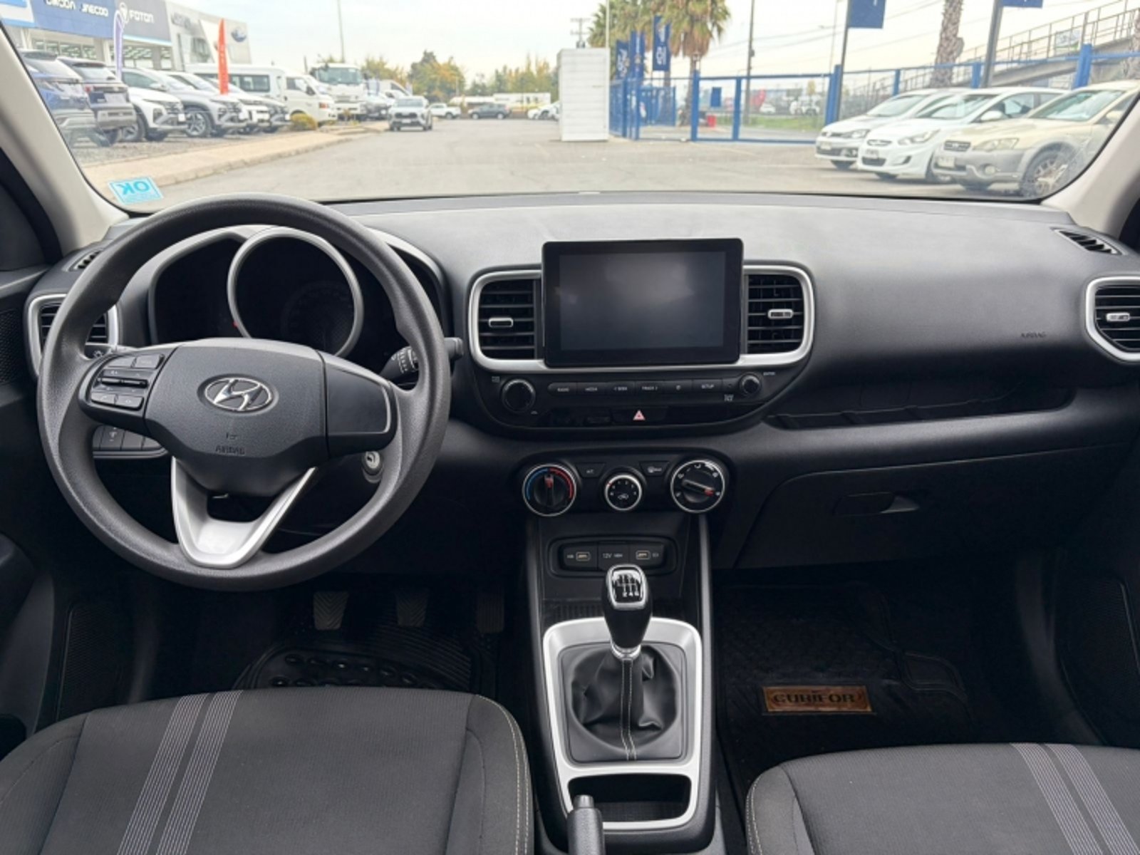 HYUNDAI VENUE 1.6 QX PLUS MT 2022 - Imagen 6 de 11