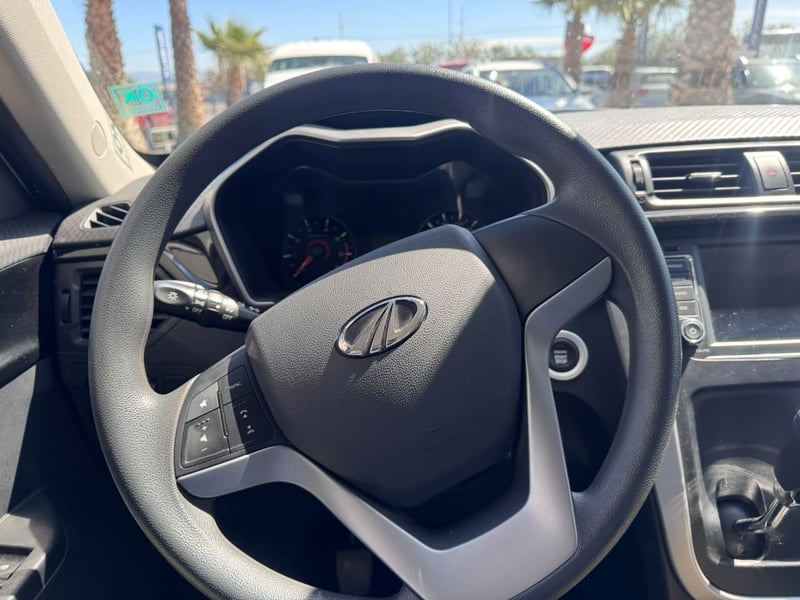 Mahindra KUV100 1.2 2022 - Imagen 7 de 13