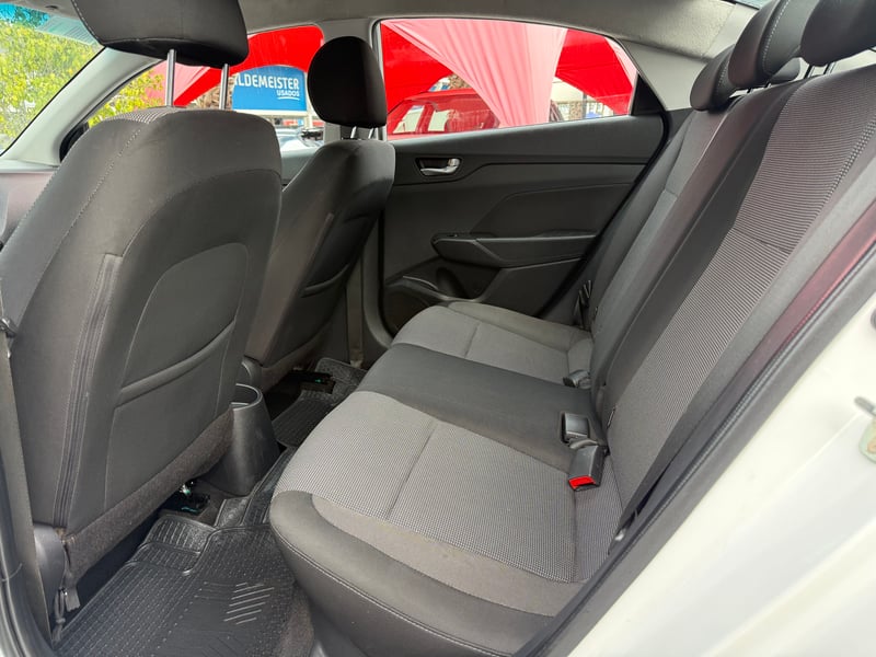 Hyundai ACCENT 1.4 HCI PLUS MT 2023 - Imagen 11 de 15