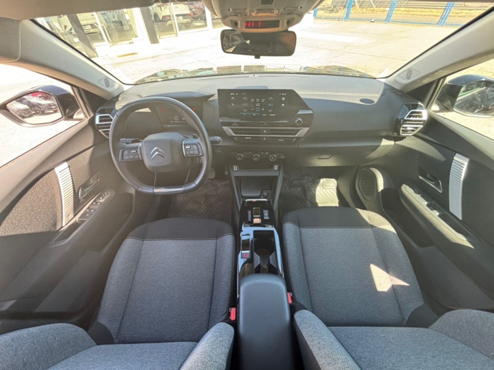 Citroën C4 1.5 BLUEHDI DIESEL FEEL 4X2 130 SS EAT8 AT 5P 2023 - Imagen 10 de 15