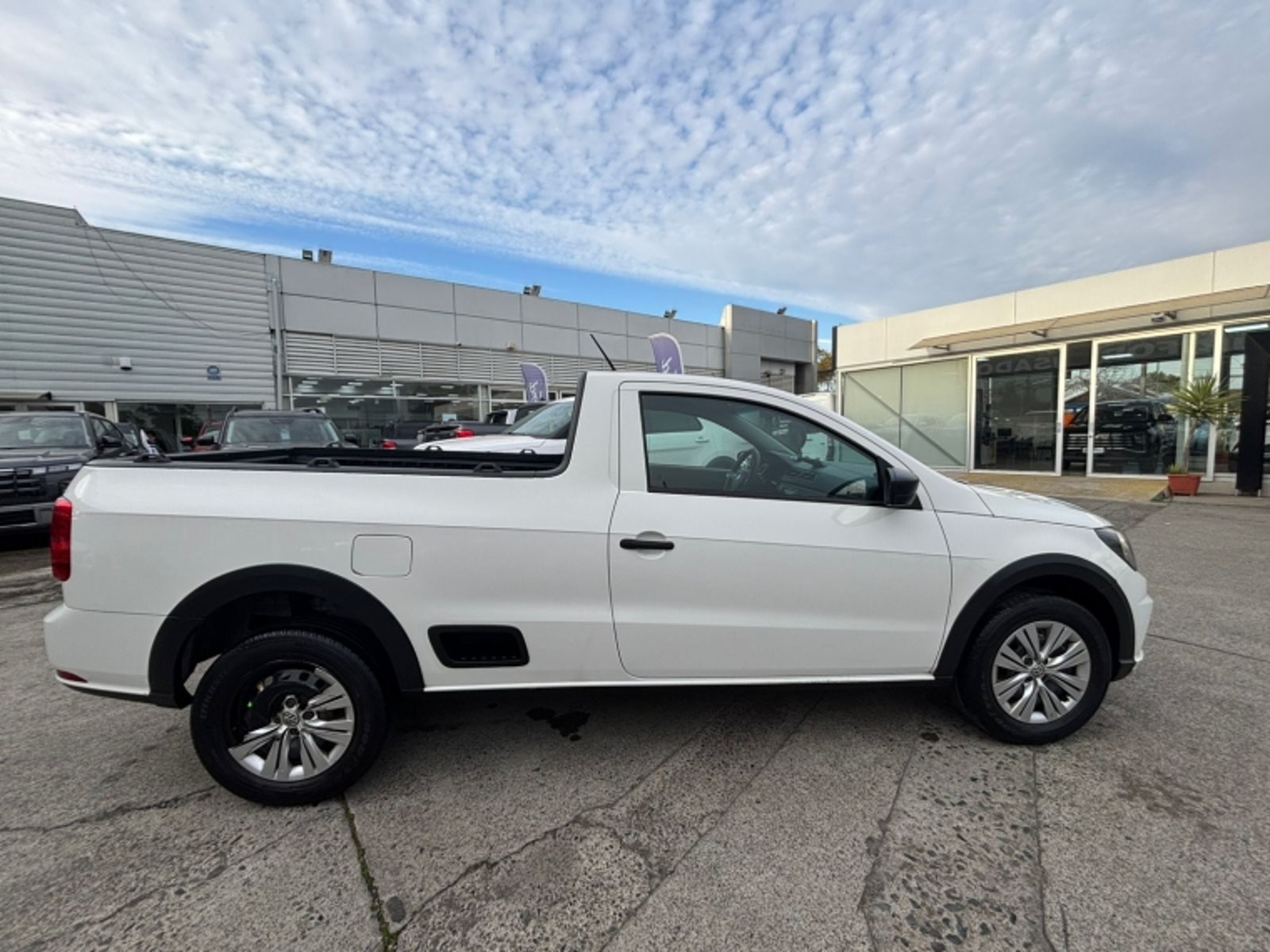 Volkswagen SAVEIRO 1.6 CABINA SIMPLE MT 2023 - Imagen 6 de 18