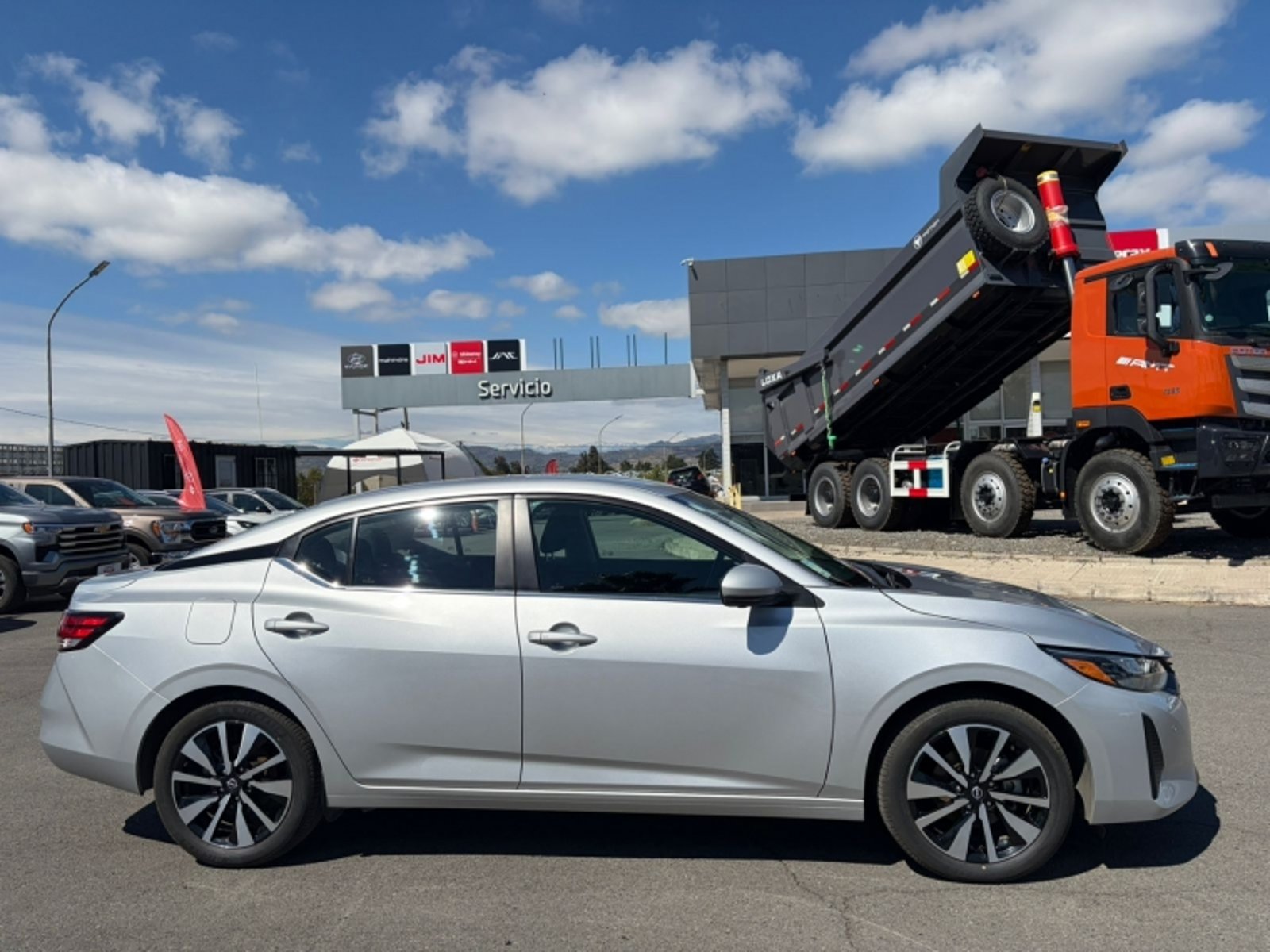 NISSAN SENTRA 2.0 ADVANCE AT 2025 - Imagen 4 de 11